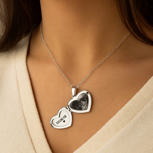 Relicario de corazón plateado personalizado